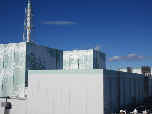 福島第一原子力発電所5,6号機建屋写真